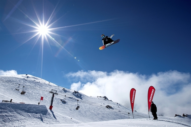 Snow sport injuries: know the risks, aid prevention