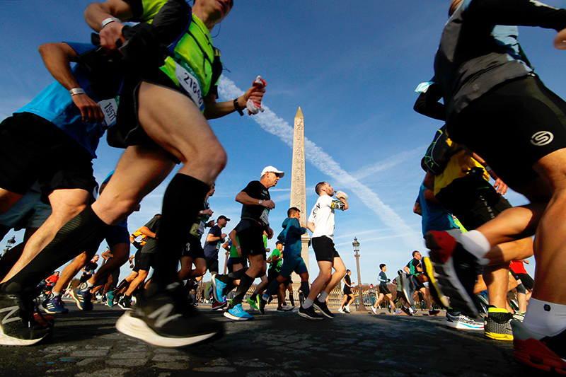 Amateur runners: hop or hope for better performance?