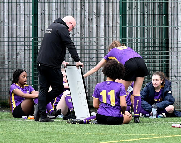 Women’s Soccer Coaching - Coaching Advice - Changing and stress 