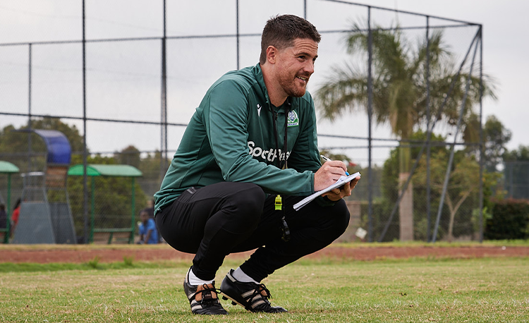 Pressing triggers and compactness in a 3-4-3 shape