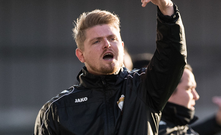 Using A 4-3-3 system