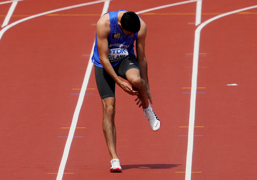 Running injuries: hip strength symmetry for foot health Running injuries: hip strength symmetry for foot health