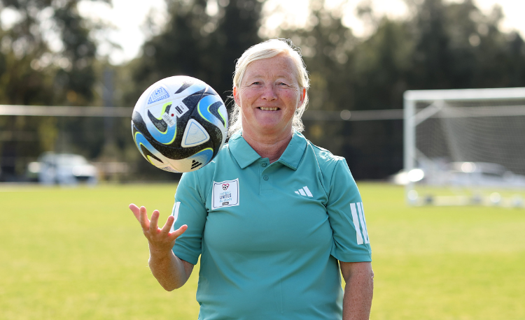 Pauline Hamill: Leading the Afghan women's refugee team