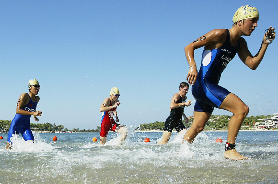 Triathlon swimming: swallowing unpleasant truths